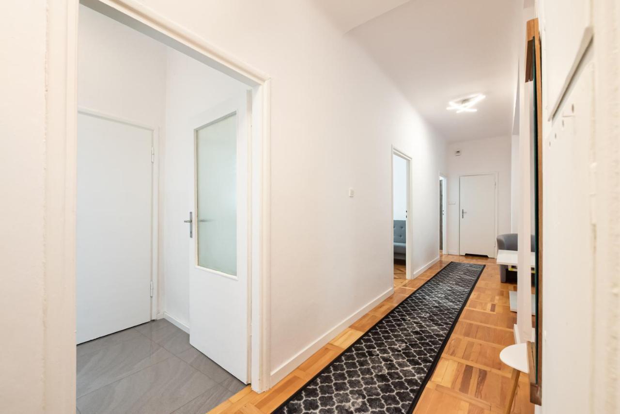 Plac Zbawiciela 3-Bedroom Apartment Warsaw Exterior photo