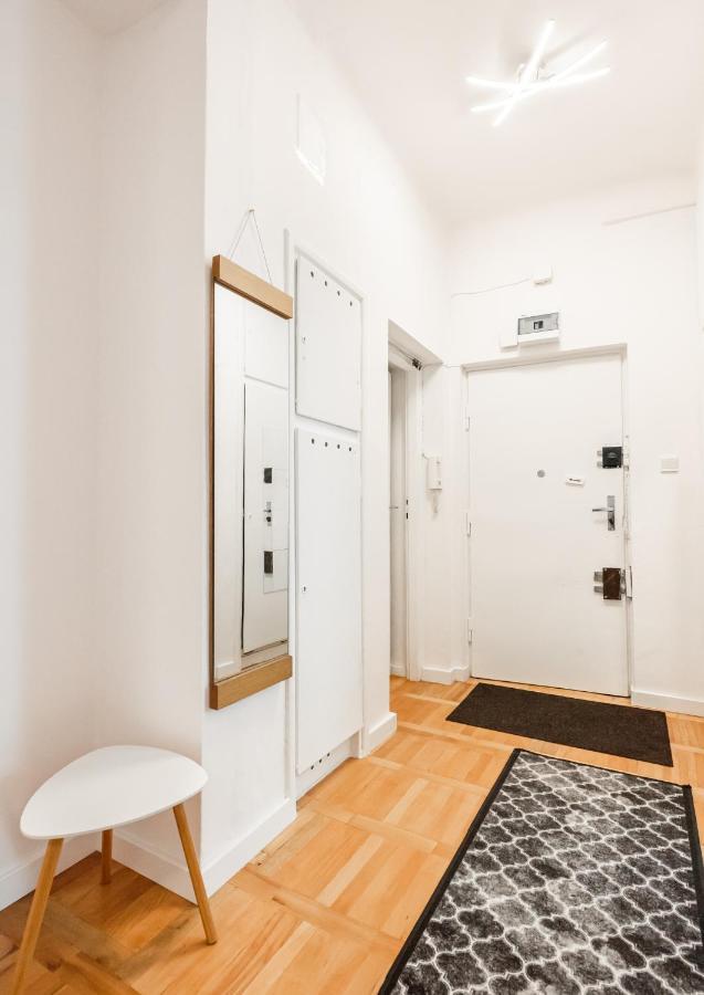 Plac Zbawiciela 3-Bedroom Apartment Warsaw Exterior photo
